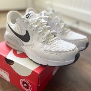 Nike Women's Nike Air Max Excee Lace Up Sneaker Shoes White Black Size 8.5